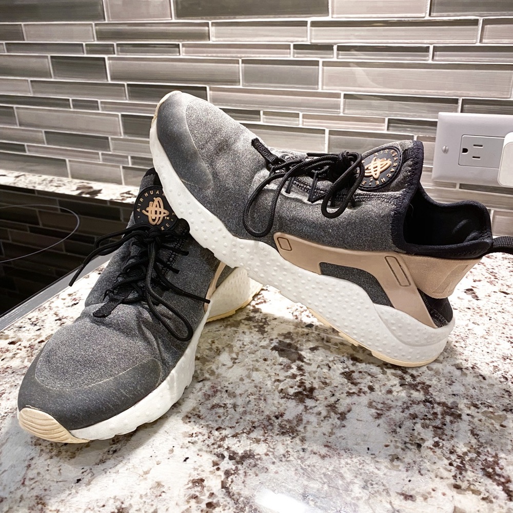 Nike Women’s Air Huarache Running Shoes